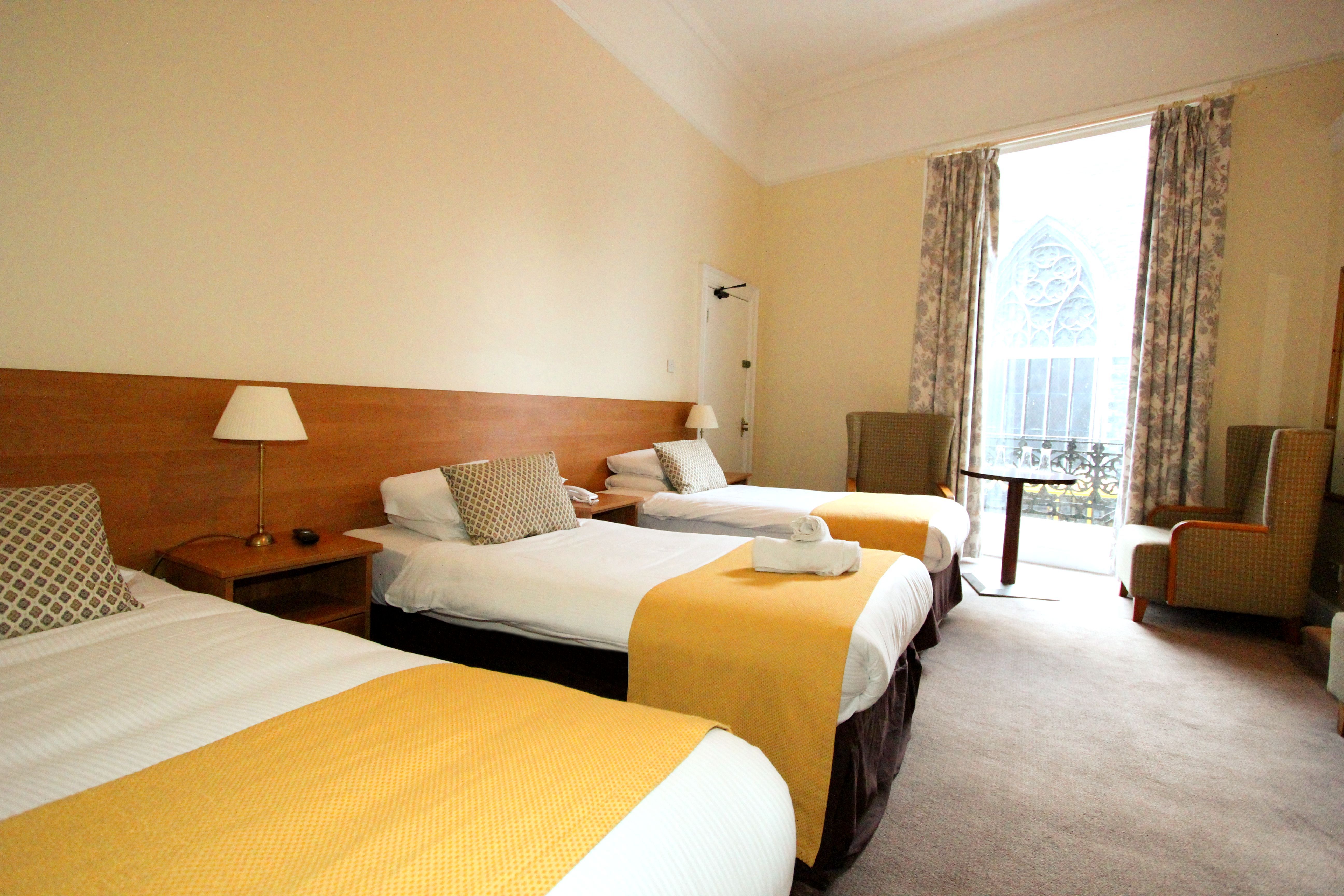 Castle Hotel 25/66