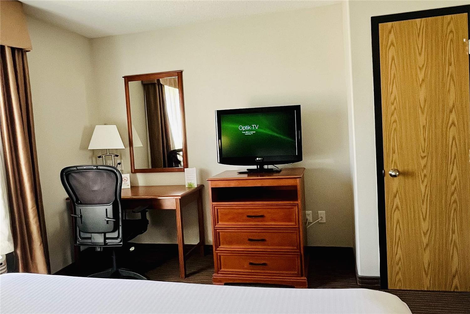 Super 8 By Wyndham Grande Prairie 7/35
