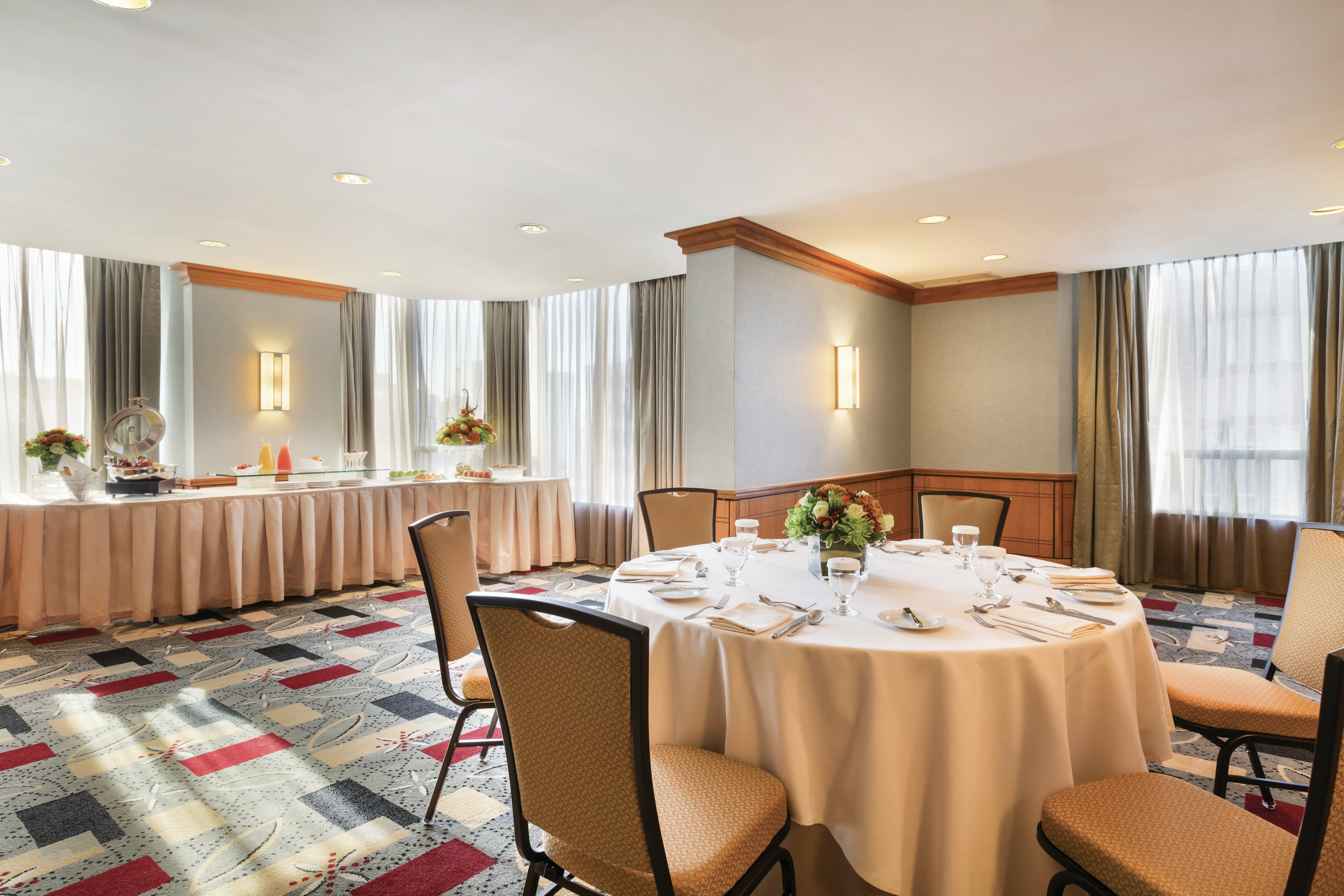 Doubletree By Hilton Hotel Toronto Downtown 63/83