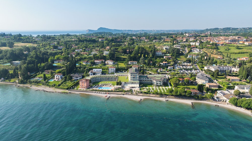 Park Hotel Casimiro Village 69/71