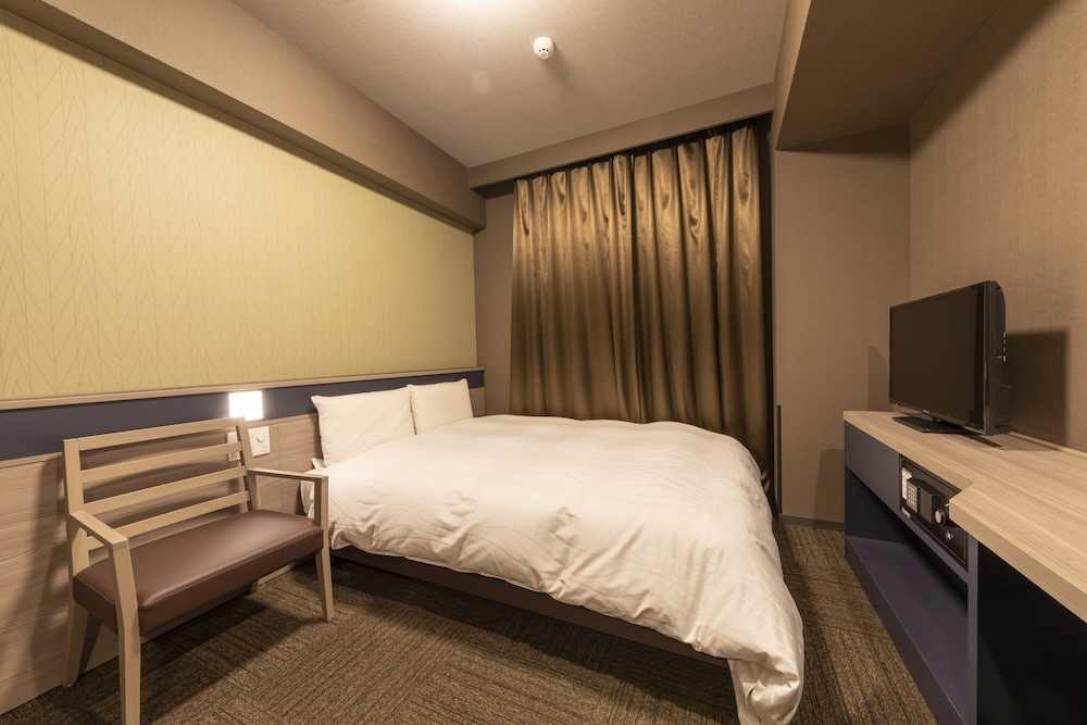 Moderate, Single, Double Bed
