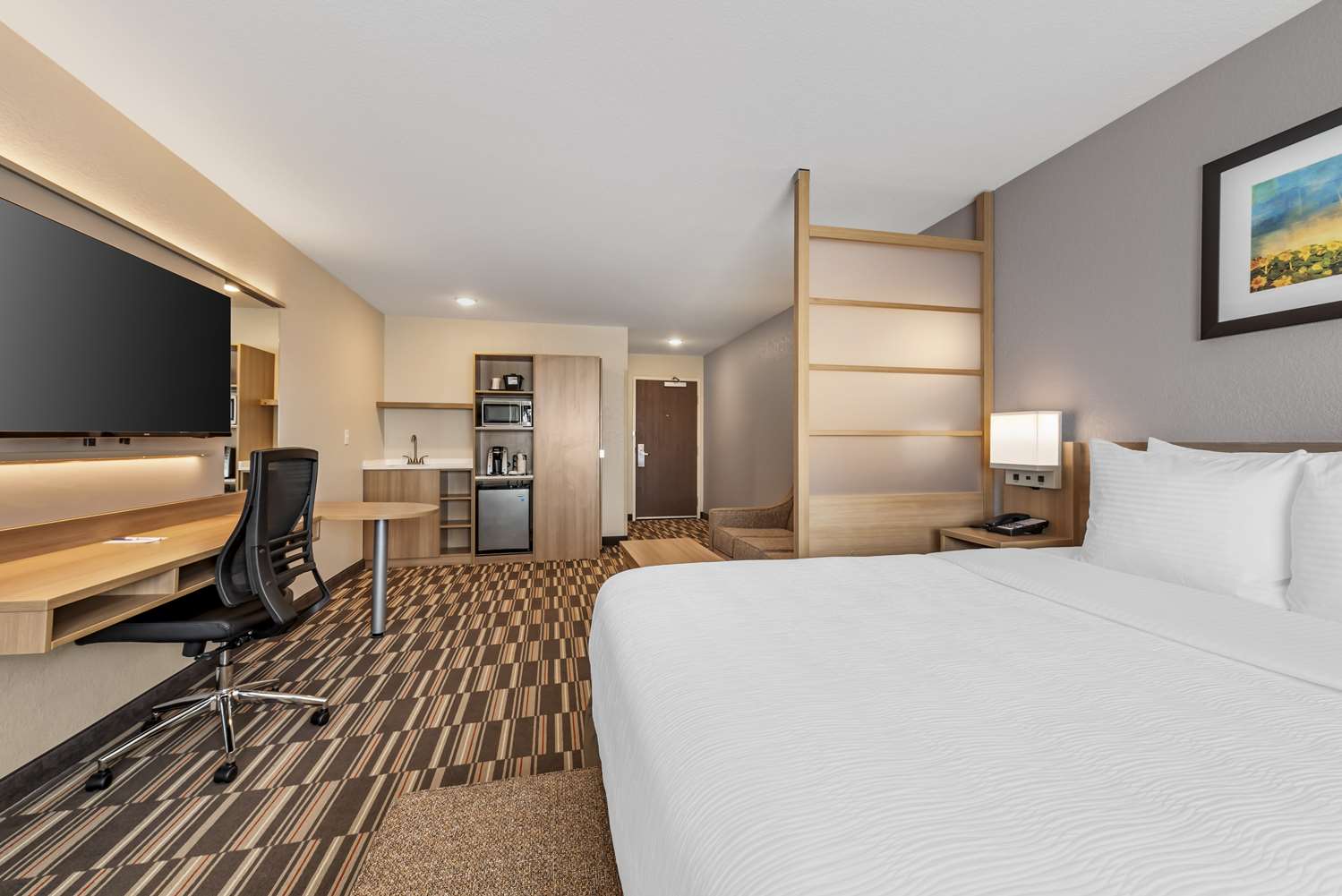 Suite, Queen Bed, Sofa