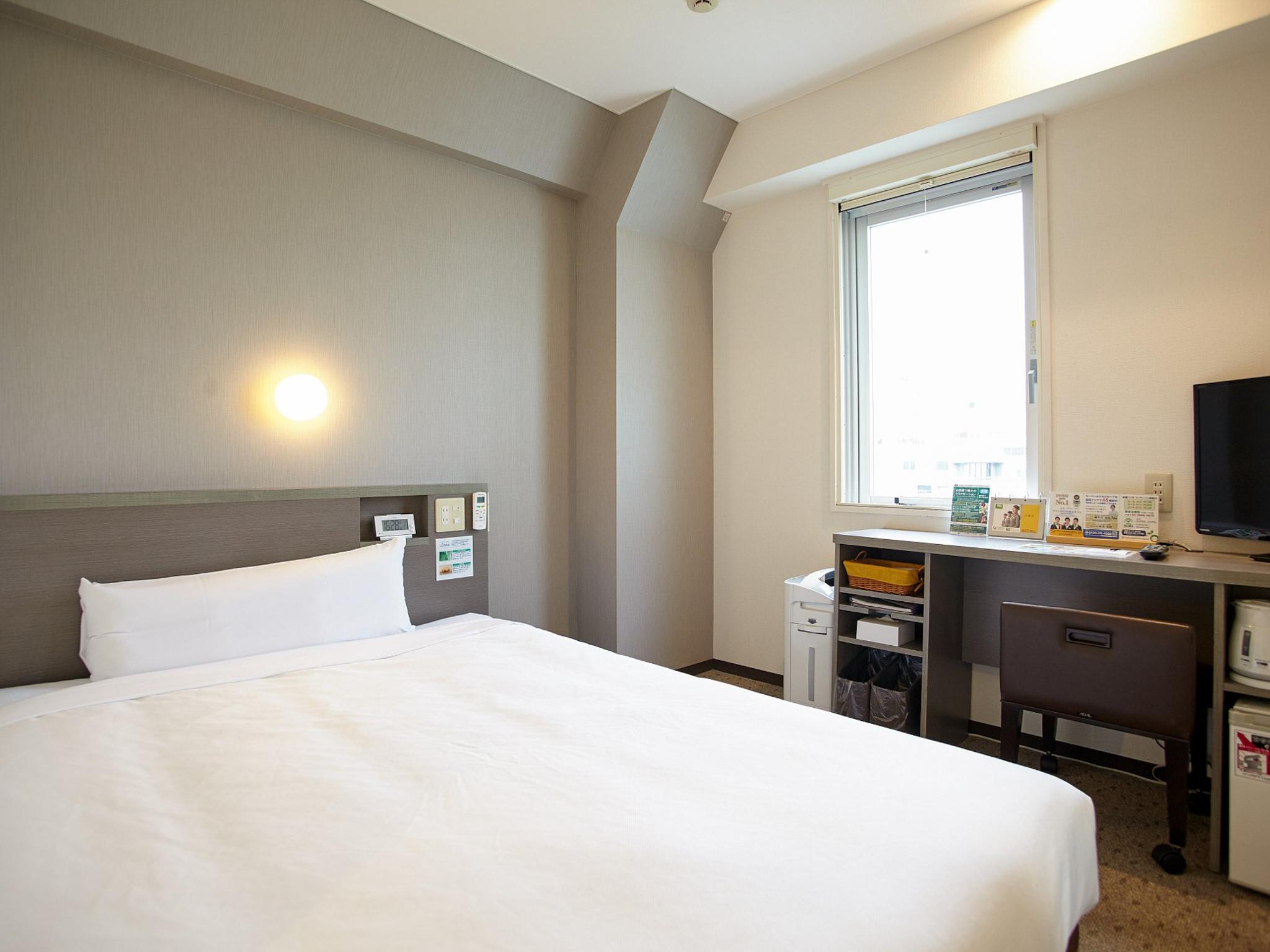 Adjoining, Double Bed