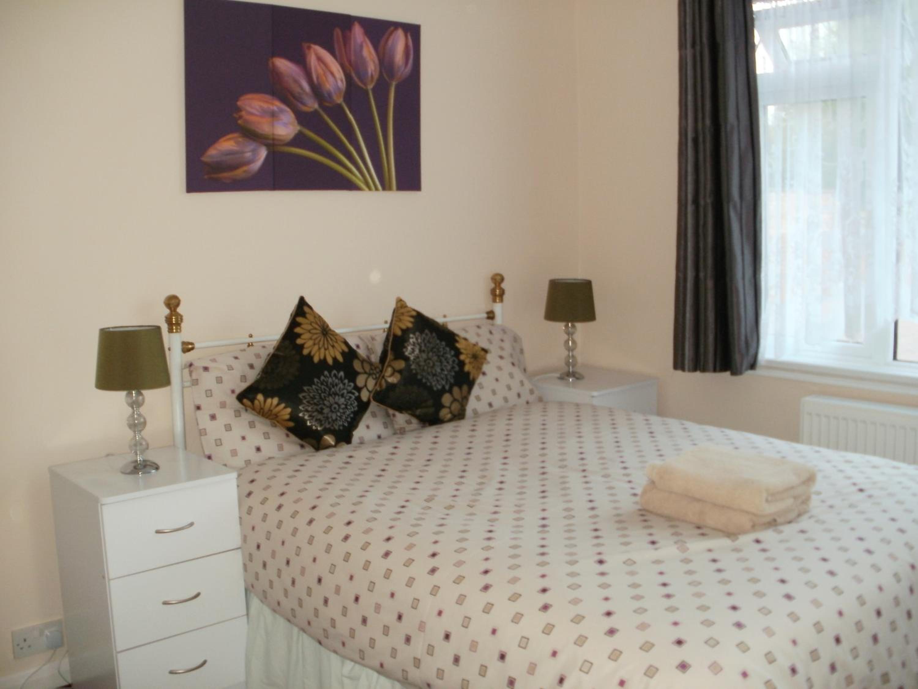 London Heathrow Guesthouse 11/23