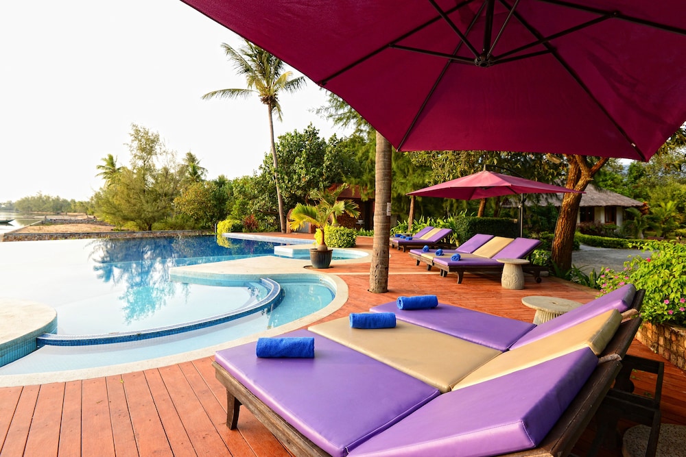 Nataya Roundhouse Coral Bay Resort and Spa 29/51