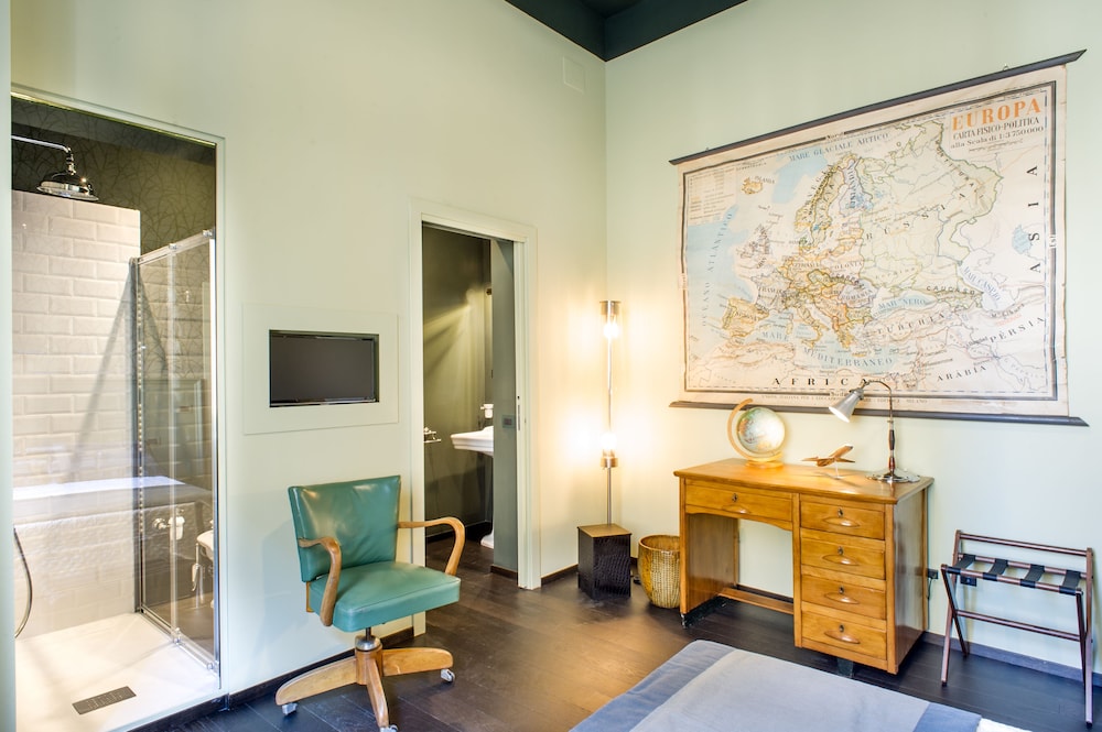 Arnobio Florence Suites 14/34