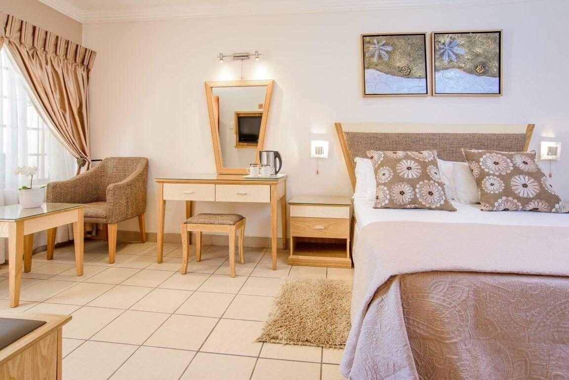 The Cycad Lodge & Chalets 15/50