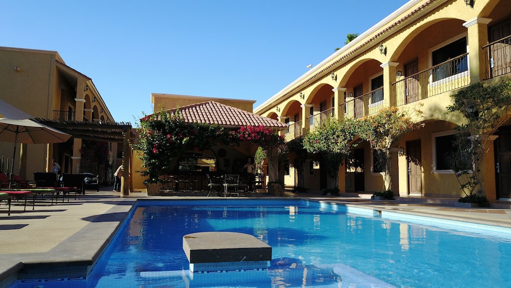Hacienda Suites Loreto 2/53