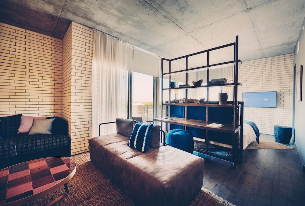 South Congress Hotel 38/46