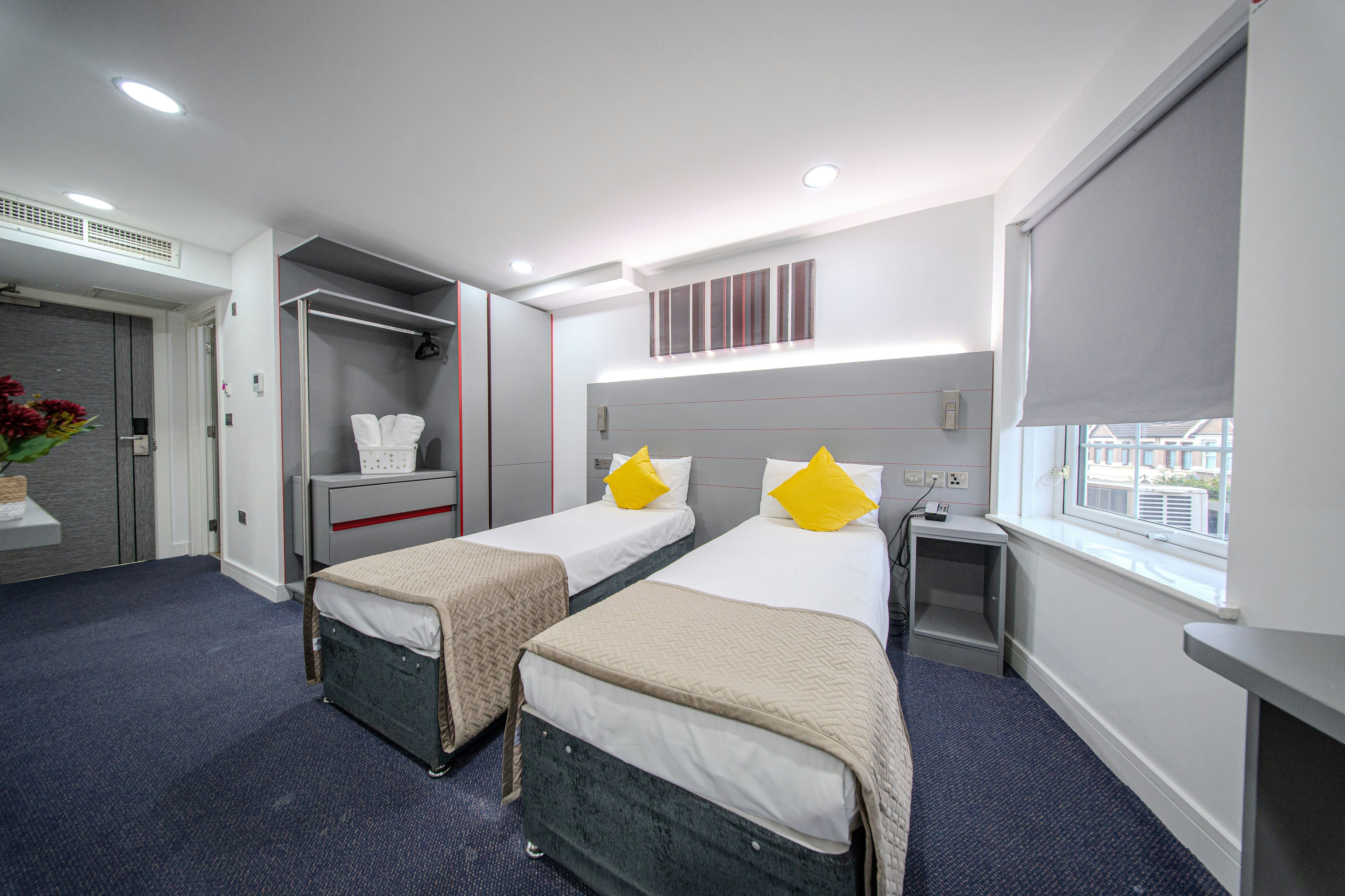Ilford Hotel Goodmayes 9/22