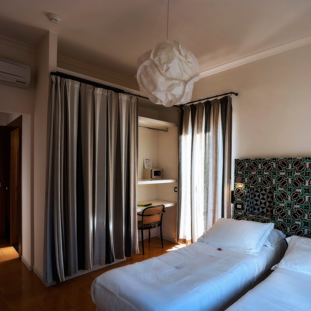 SUPERIOR, DOUBLE BED