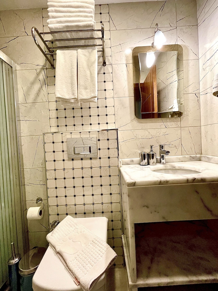 Zem Hotel 45/45