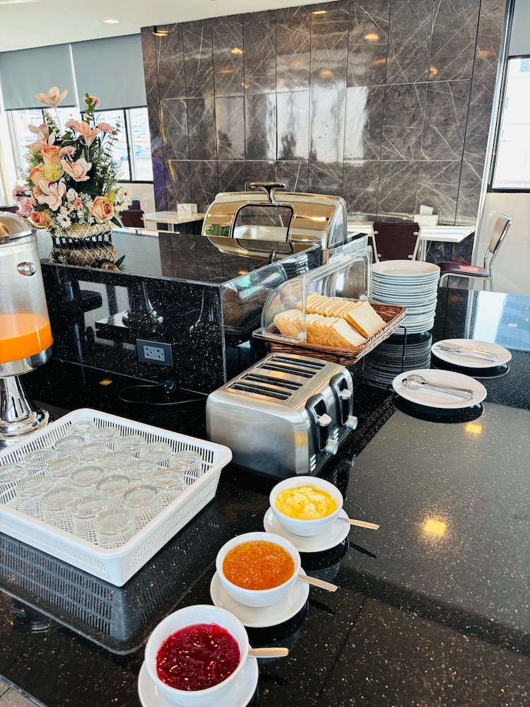 Pratunam Atrium Hotel 32/44