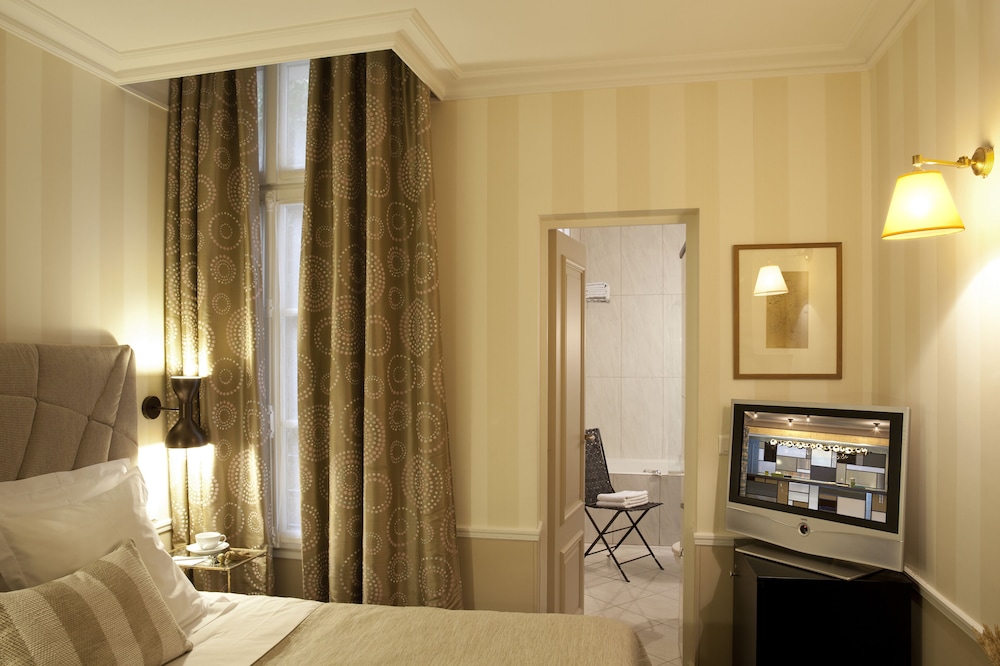 Hotel Therese 24/69