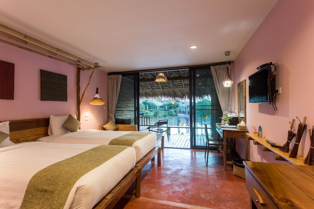 Sripakpra Boutique Resort 12/50