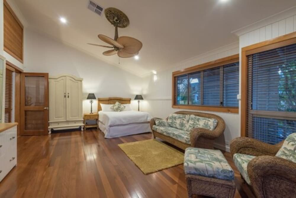 NOOSA OUTRIGGER BEACH RESORT 44/73