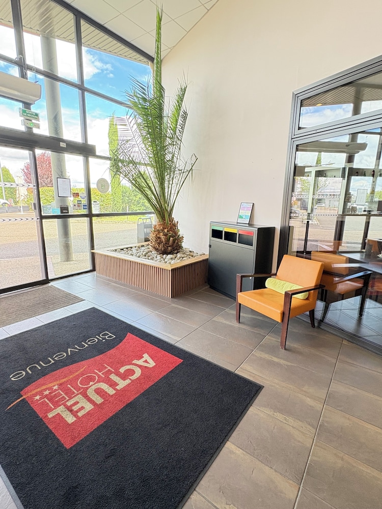 Hotel the Originals Saint Etienne Aeroport Actuel 56/61