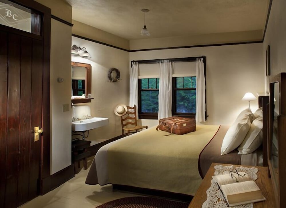 Belton Chalet 8/22