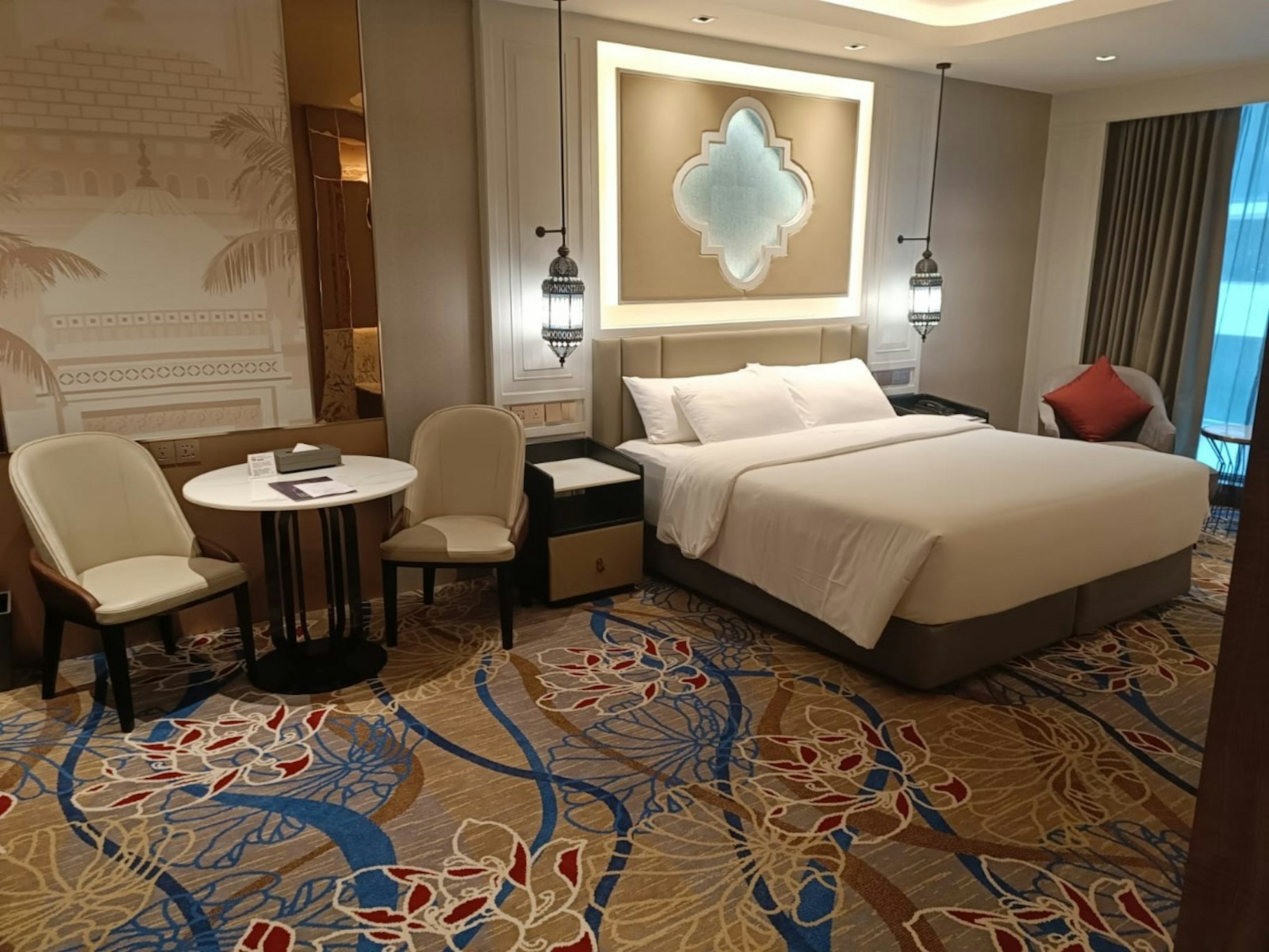 Valia Bangkok Sukhumvit 24 by Kingston Hotels 10/21