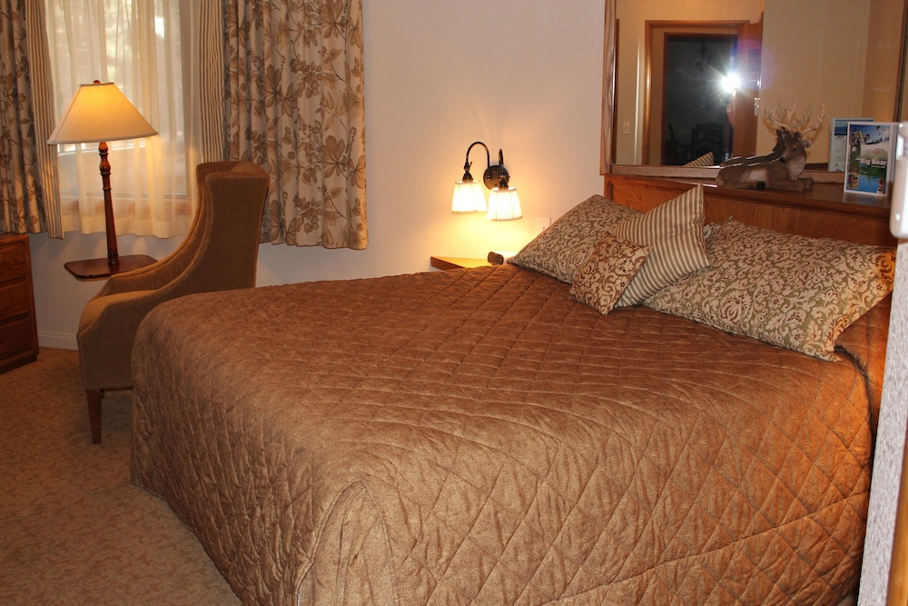 Getaways at Snow Lake Lodge 10/50