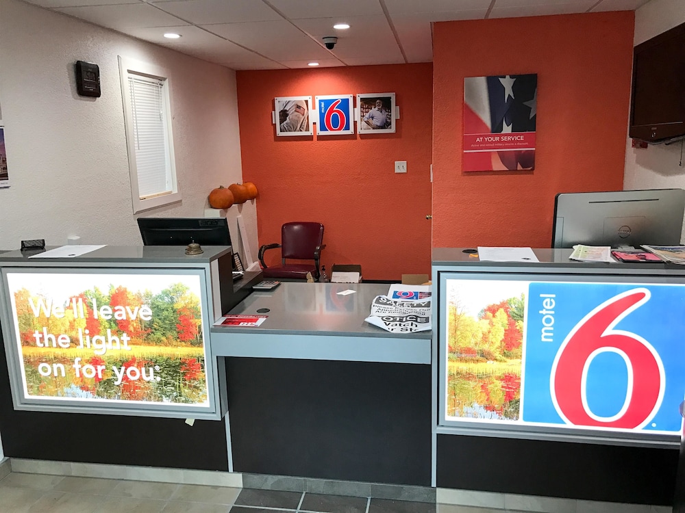 Motel6 Huntington, WV 10/51