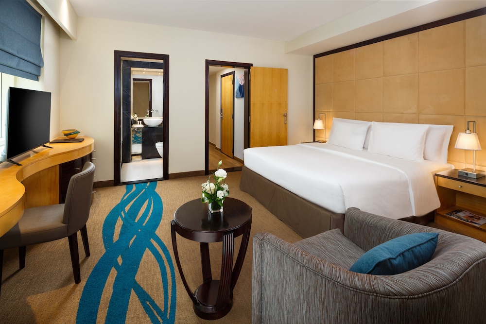 Savoy Suites Hotel Apartments 7/39