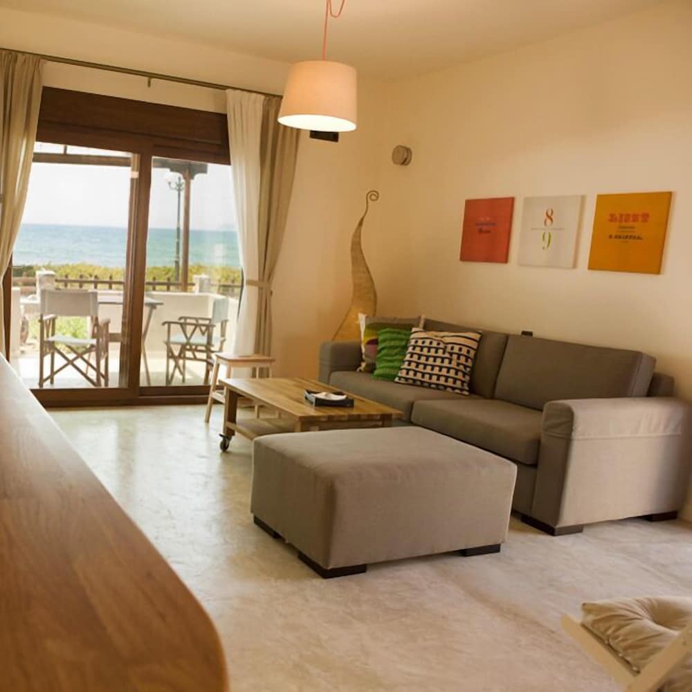 Horizonte Seafront Suites 14/24