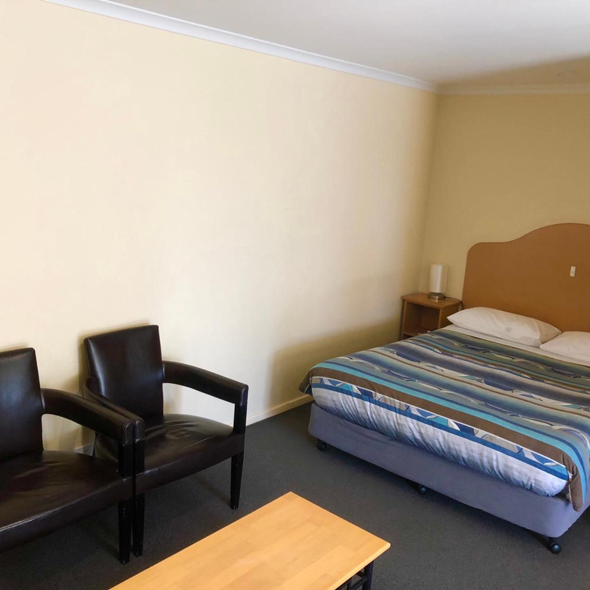 SHEFFIELD MOTOR INN 16/43
