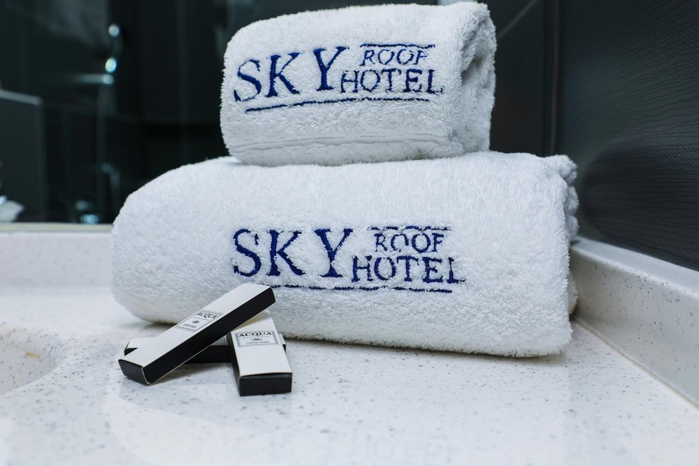 SKY ROOF HOTEL 9/38