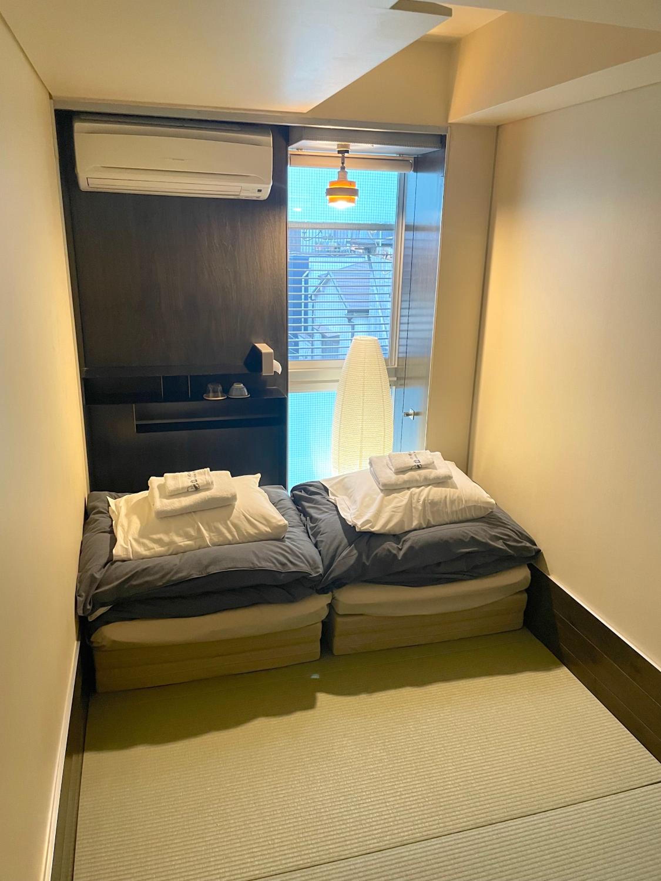 JAPANESE, TWIN BEDS, SHARED BATHROOM