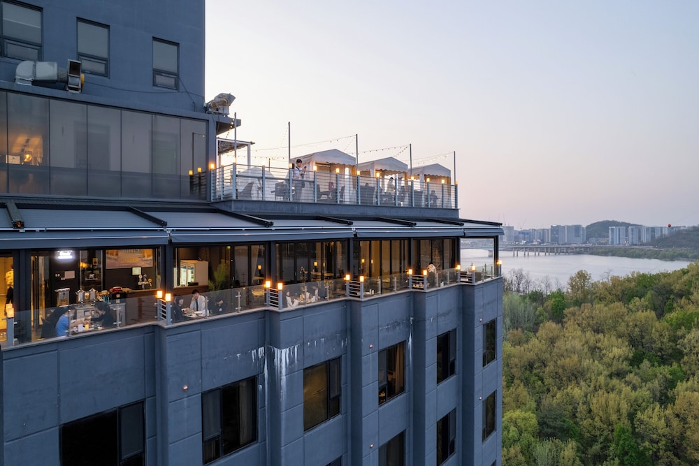 Jk Blossom Hotel 5/72