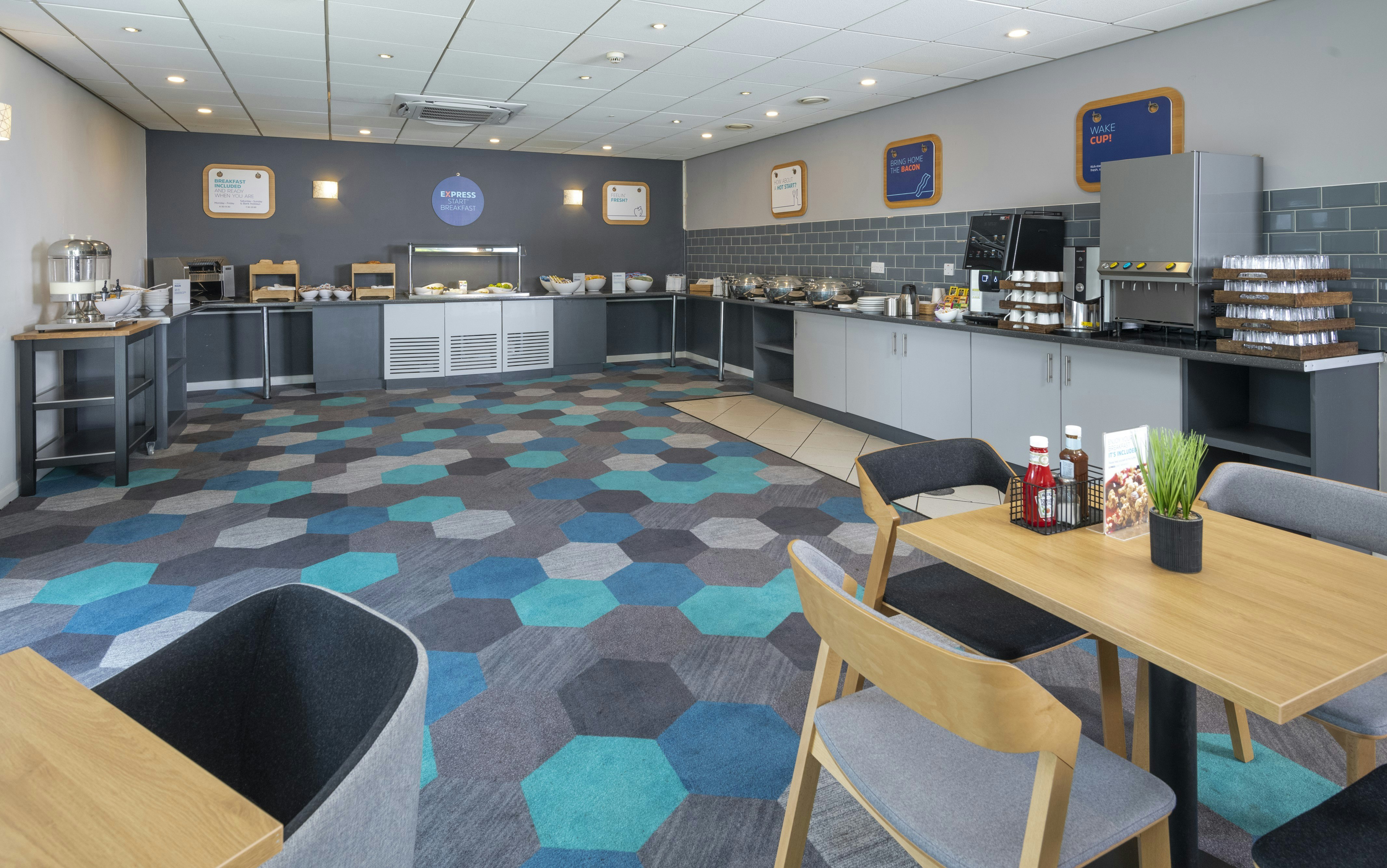 Holiday Inn Express Lichfield 30/38