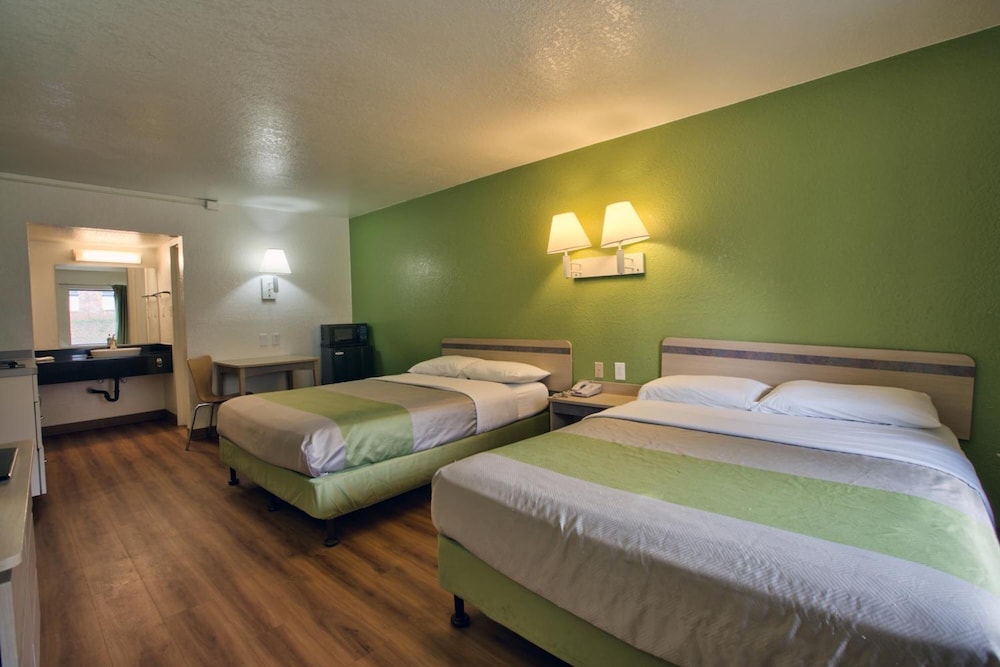 Motel6 Tallahassee, FL - Downtown 23/59