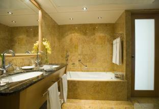 1 Bedroom, Superior, Deluxe, Suite, King Bed, Sea Front