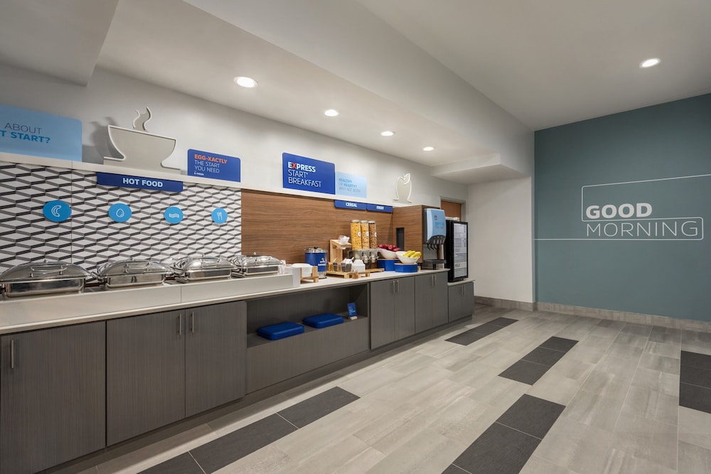 Holiday Inn Dumfries Quantico Center 3/42