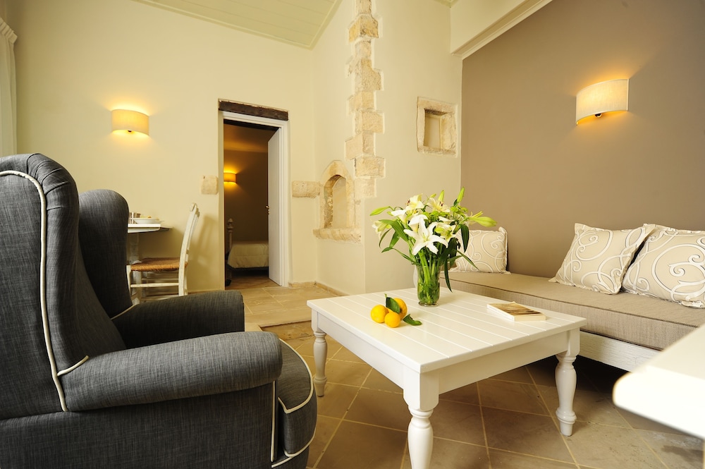 Mythos Suites Hotel 47/68