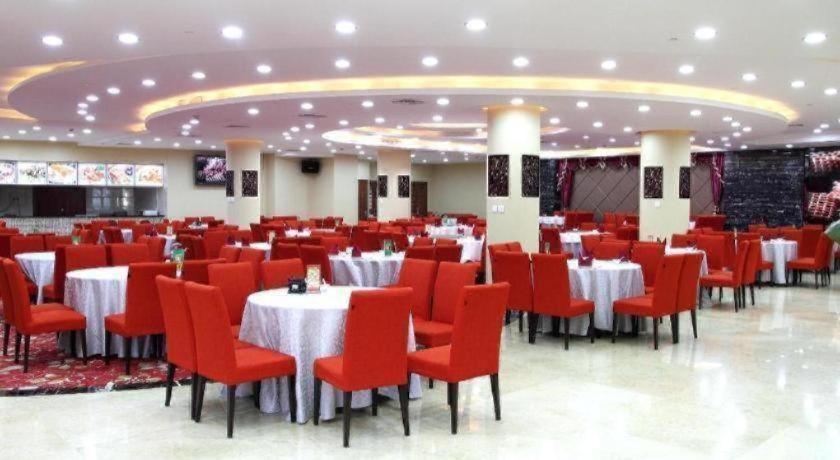 Foshan Emperor Hotel 58/69