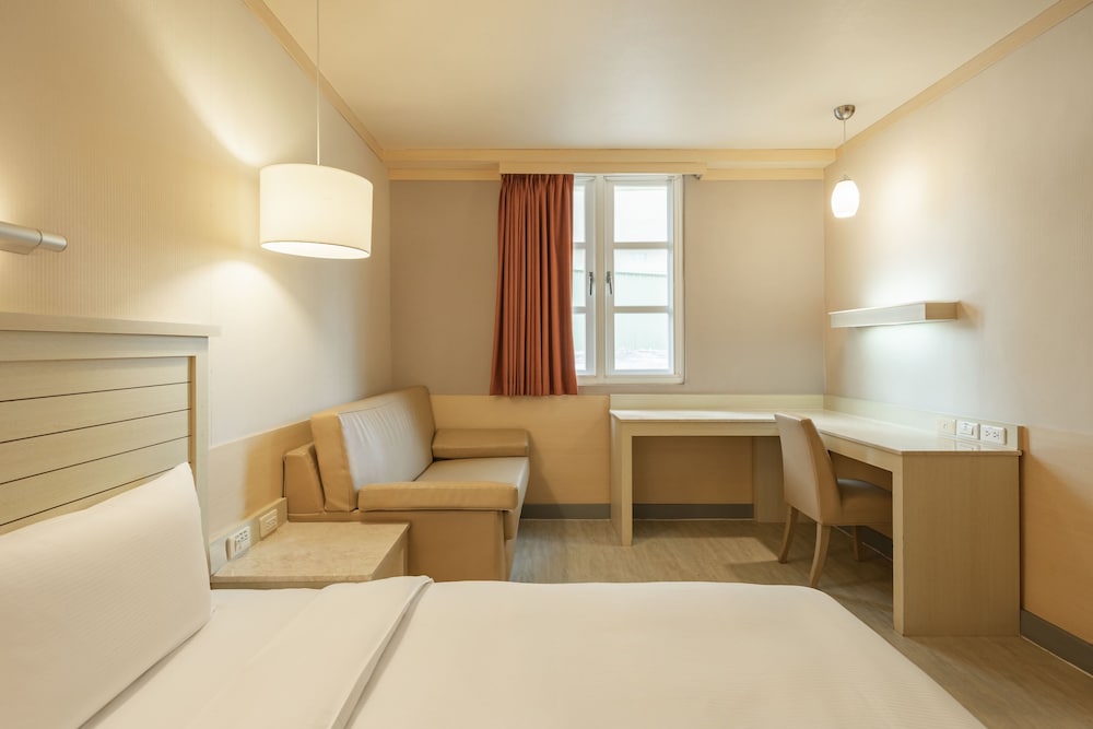 Kindness Hotel Liouhe Night Market Zhongzhen 42/51