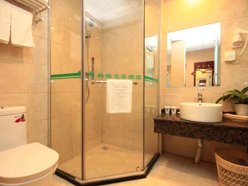 GreenTree Inn ShanDong RiZhao JuXian YinXing Avenue Middle ShanDong Road Business Hotel 60/67