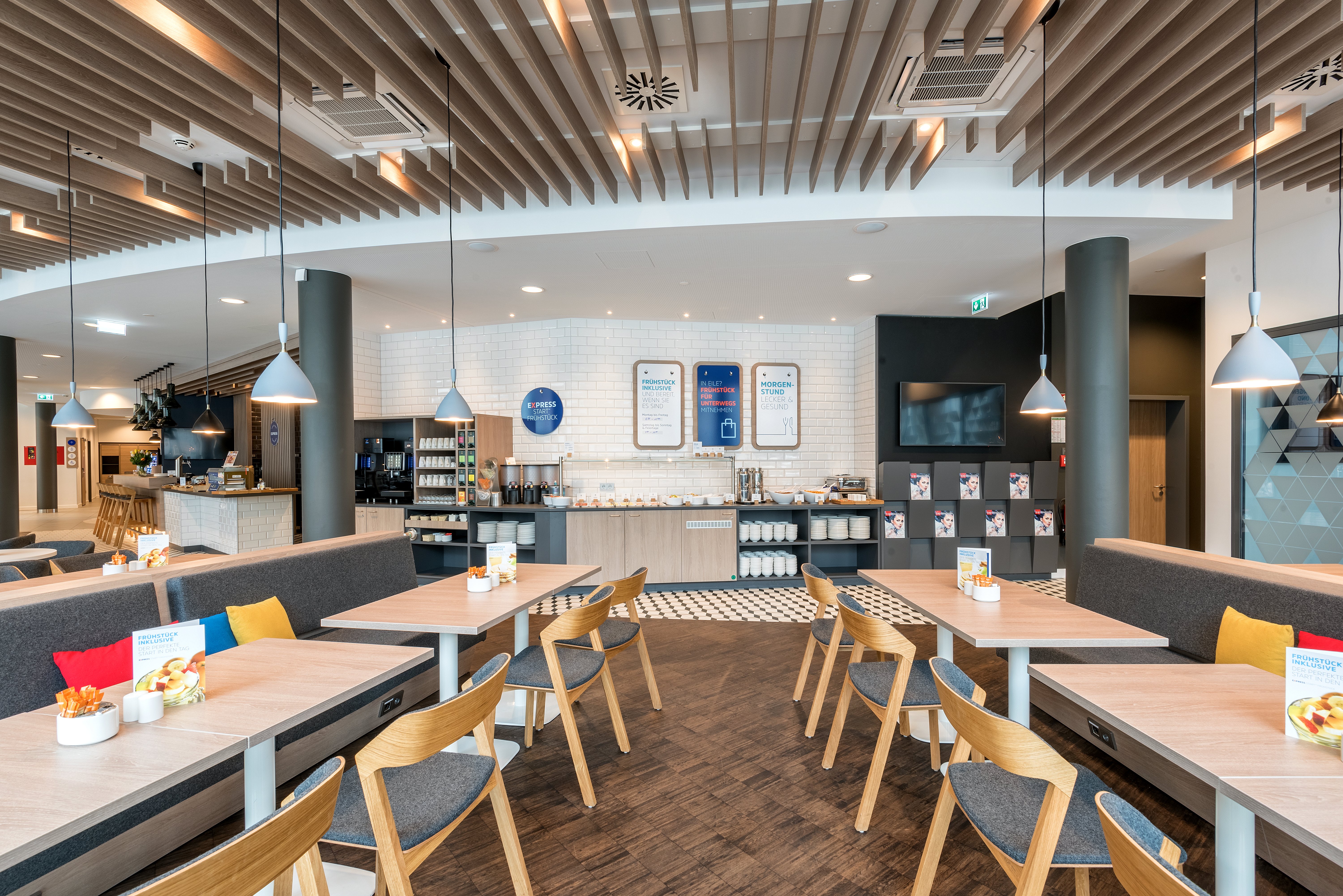 HOLIDAY INN EXPRESS SIEGEN 59/79