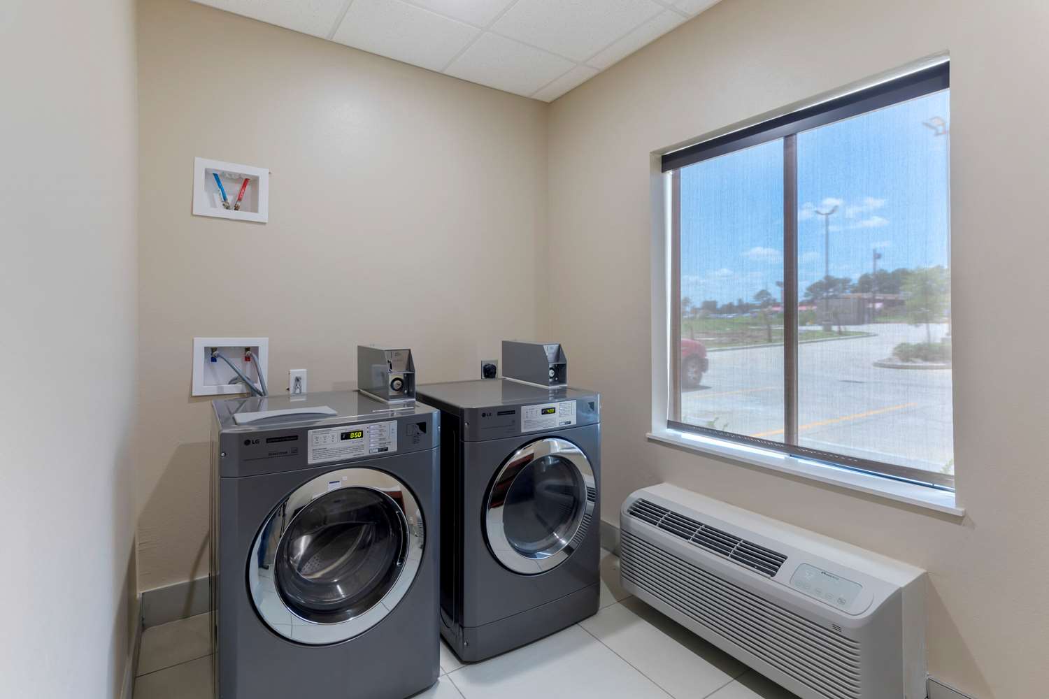 Comfort Suites West Monroe near Ike Hamilton Expo Center 6/13