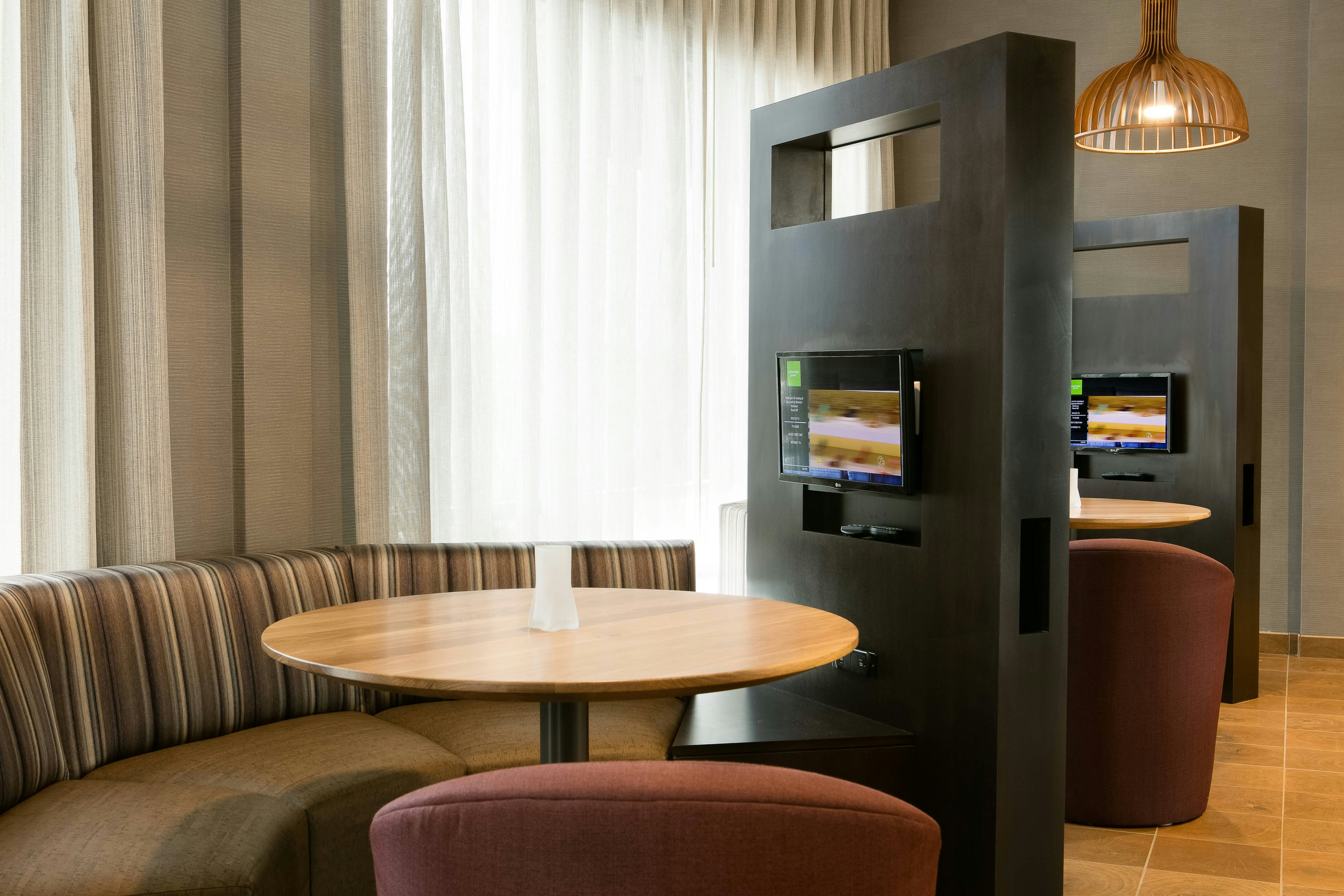 Courtyard Omaha Bellevue At Beardmore Event Center 15/33