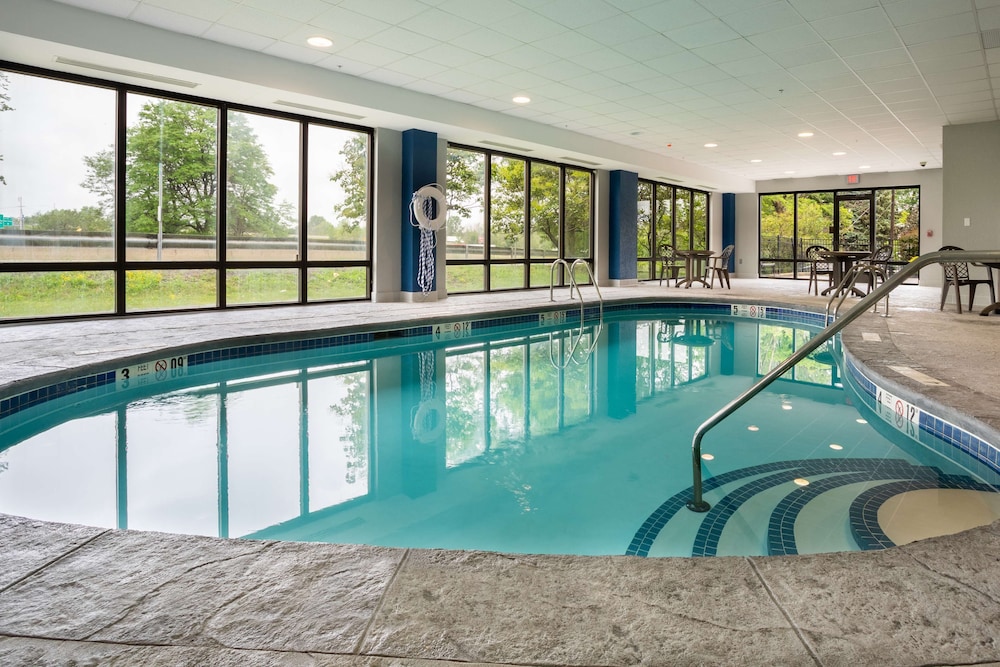 Hampton Inn Buffalo South I 90 22/51