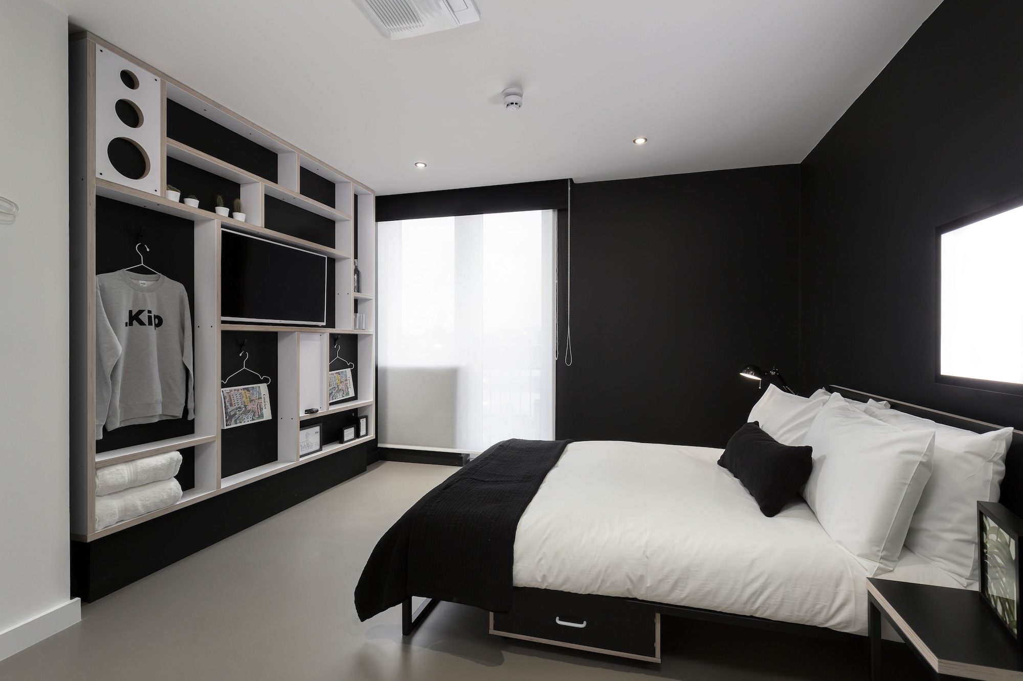 ROOM, DOUBLE BED, LARGE