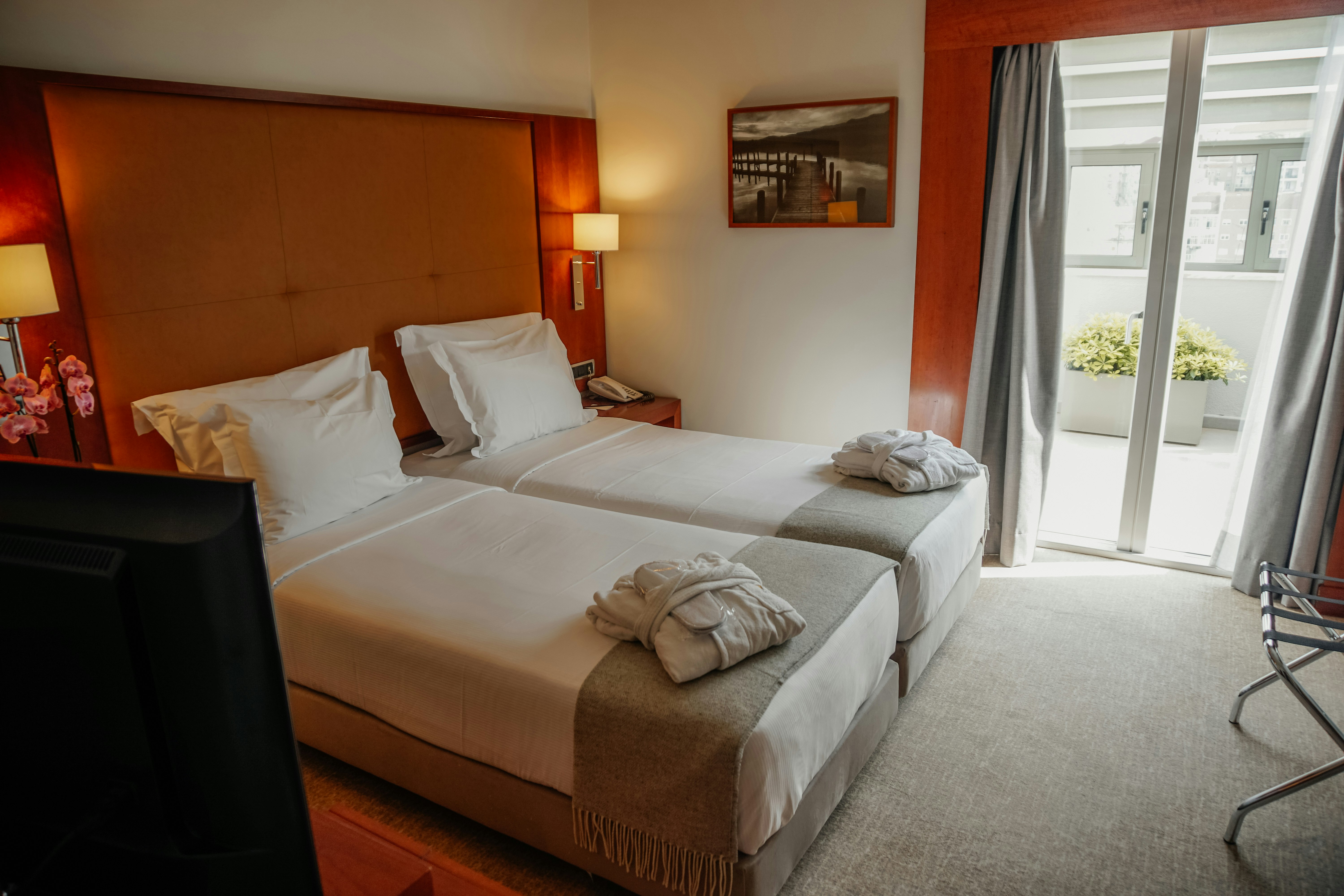 DELUXE, DOUBLE BED