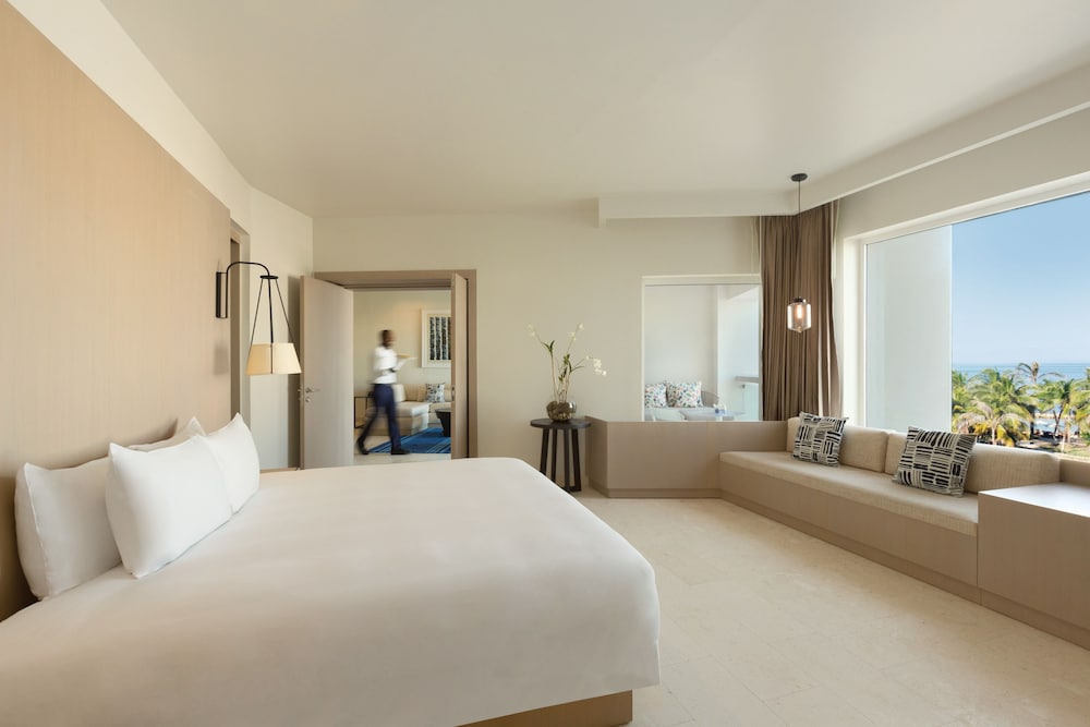 Grand, Suite, King Bed, Ocean Front, Butler