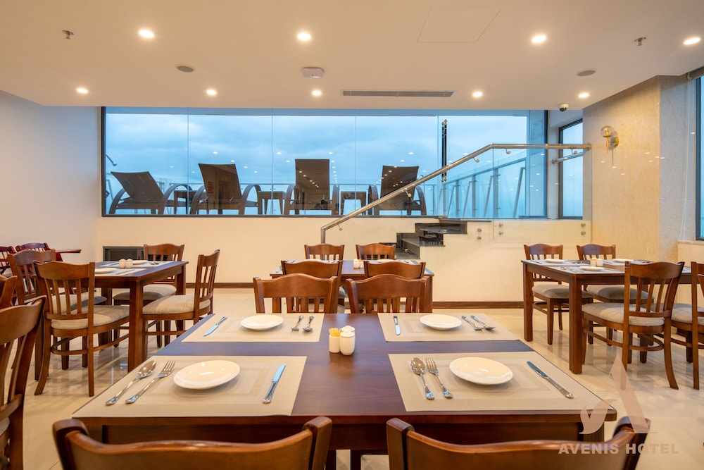 Avenis Hotel 26/37