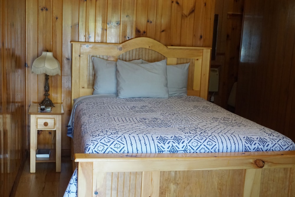 Marshall's Creek Rest Motel 35/71
