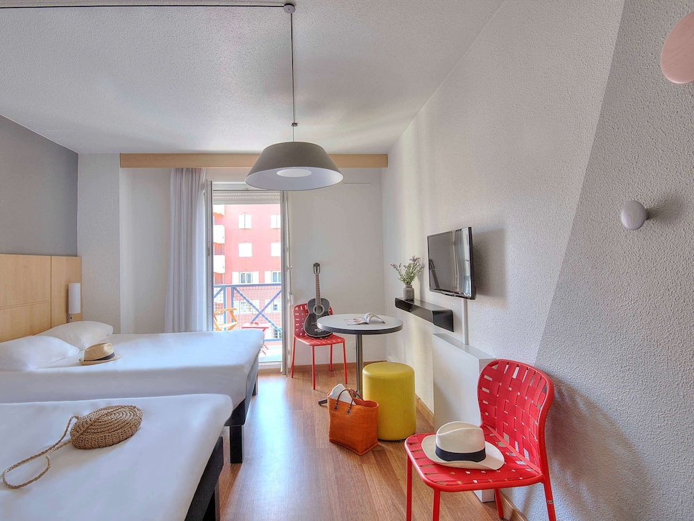 Ibis Hyeres Centre 13/50