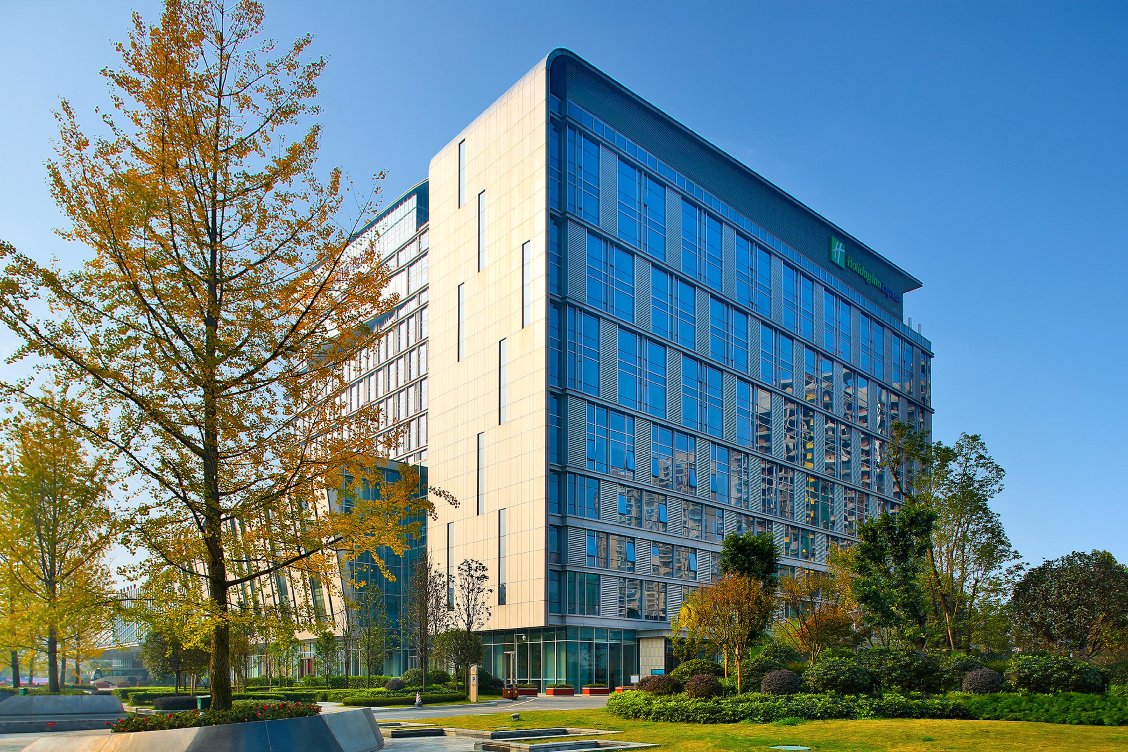 HOLIDAY INN EXPRESS CHENGDU WENJIANG HOTSPRING 3/36
